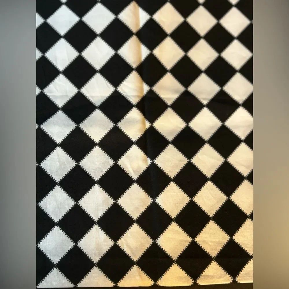 NEW Black & White Diamond Fat Quarter 18” x 21”